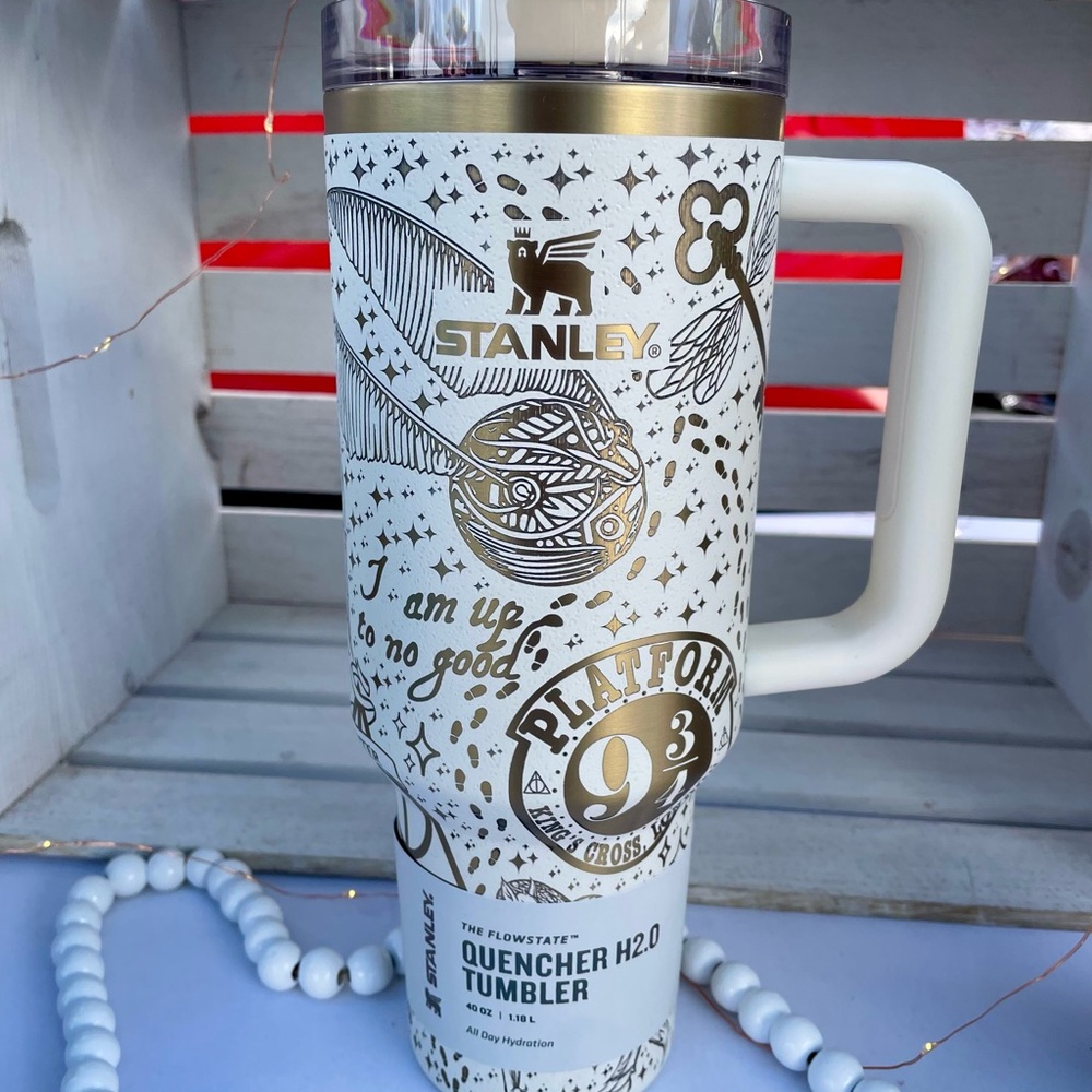 Harry Potter Stanley Quencher H2.0 Tumbler - Cream and Gold